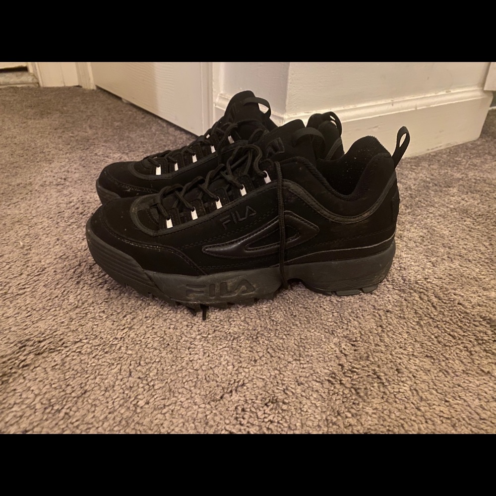 fila women’s black sneakers